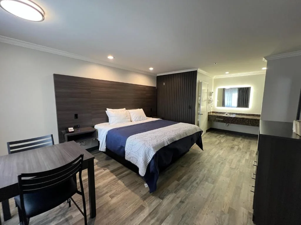 Experience Cloud 9 Inn LAX in Inglewood, CA