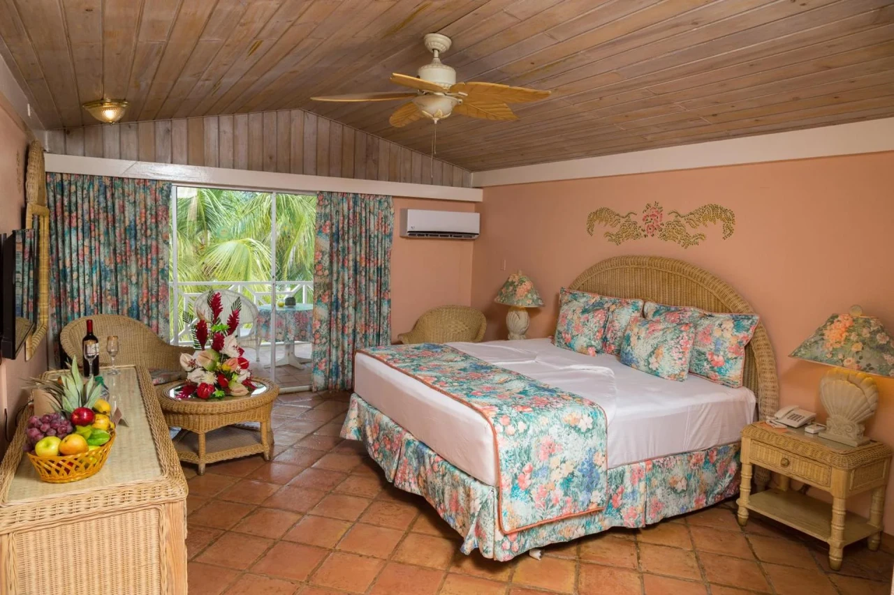 Coco Reef Resort & Spa